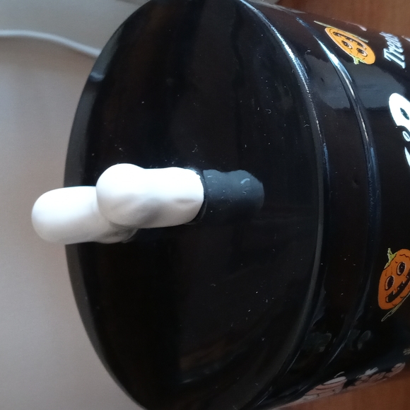 Snoopy dog treat canister - Picture 3 of 6